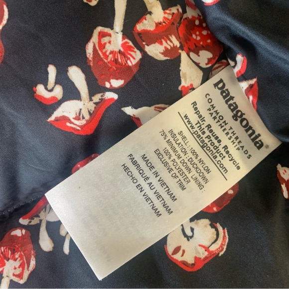 Patagonia Women’s Bivy Hooded Down Vest - Picture 10 of 10